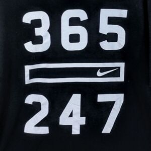 Nike 365 T-Shirt